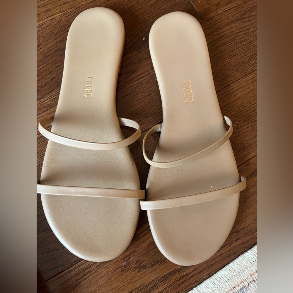 unworn tkees slides, size 9